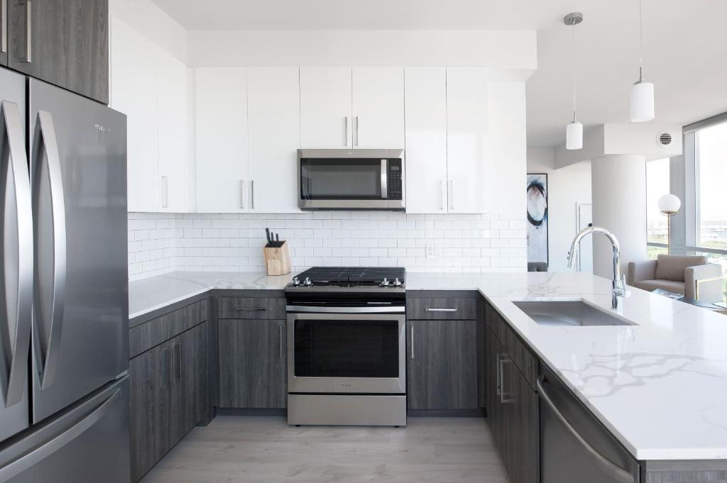 Сьюит (Люкс с видом на озеро), Sonder at Grant Park