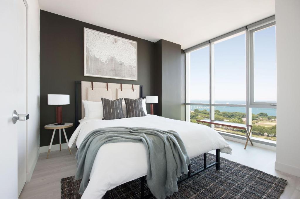 Сьюит (Люкс с видом на озеро), Sonder at Grant Park