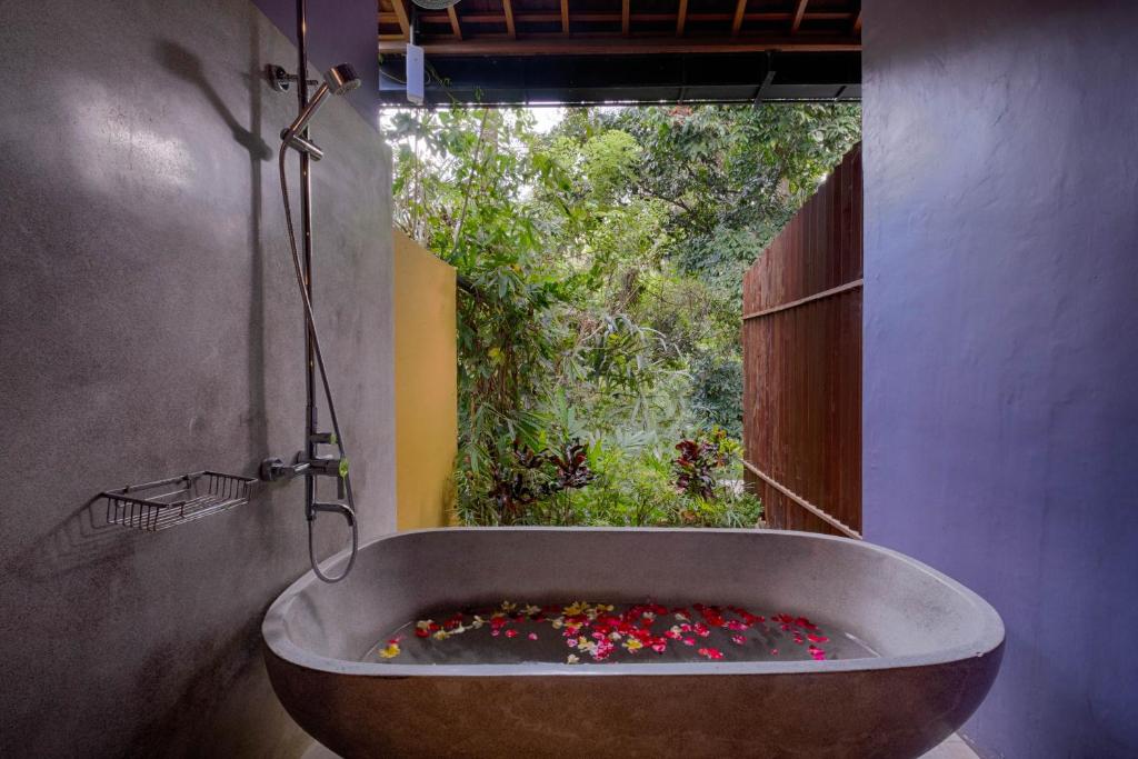 Вилла (Вилла с 2 спальнями, бассейном и видом на долину), Samkhya Villas