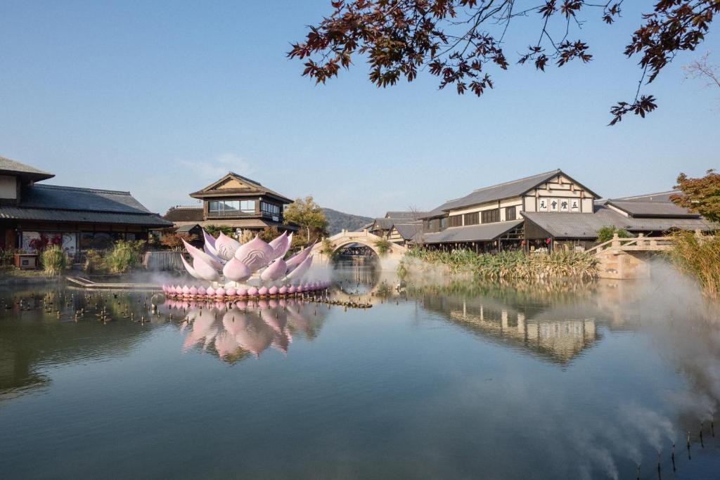 拈花湾景区内花园庭院别墅套房---购票入住