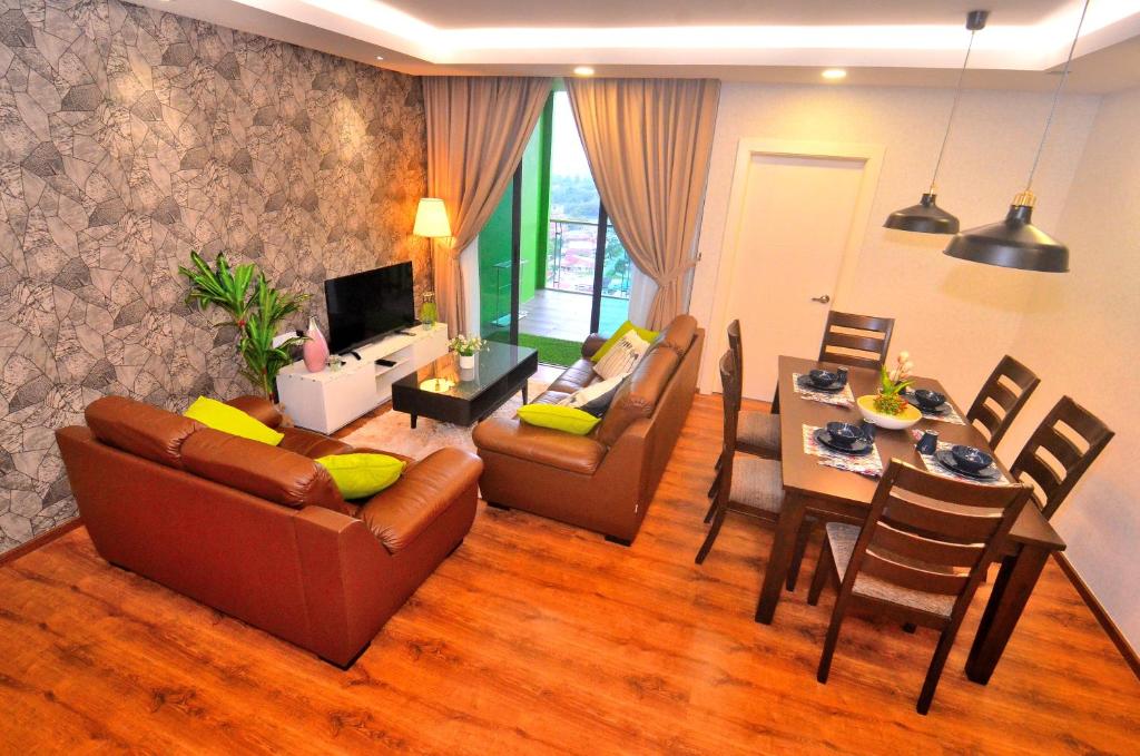 Family & Group Spacious Suite at Vivacity Rise & Shine - Tap to explore photos