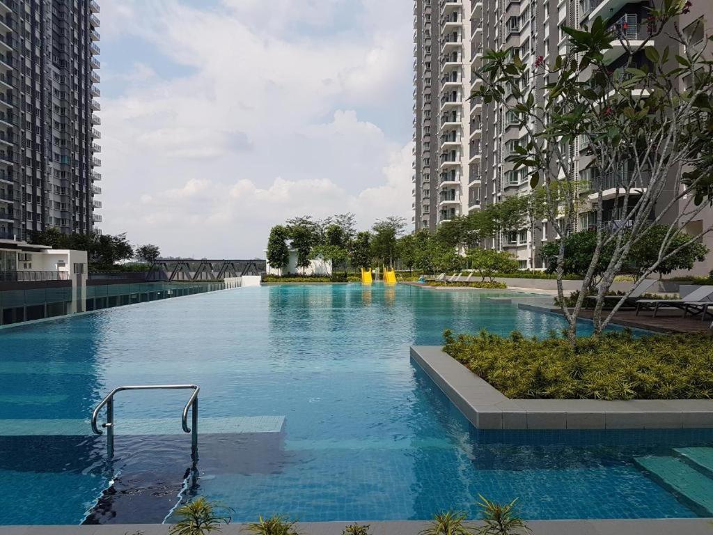 Southville Stay @ Savanna Executive Suite photo 1