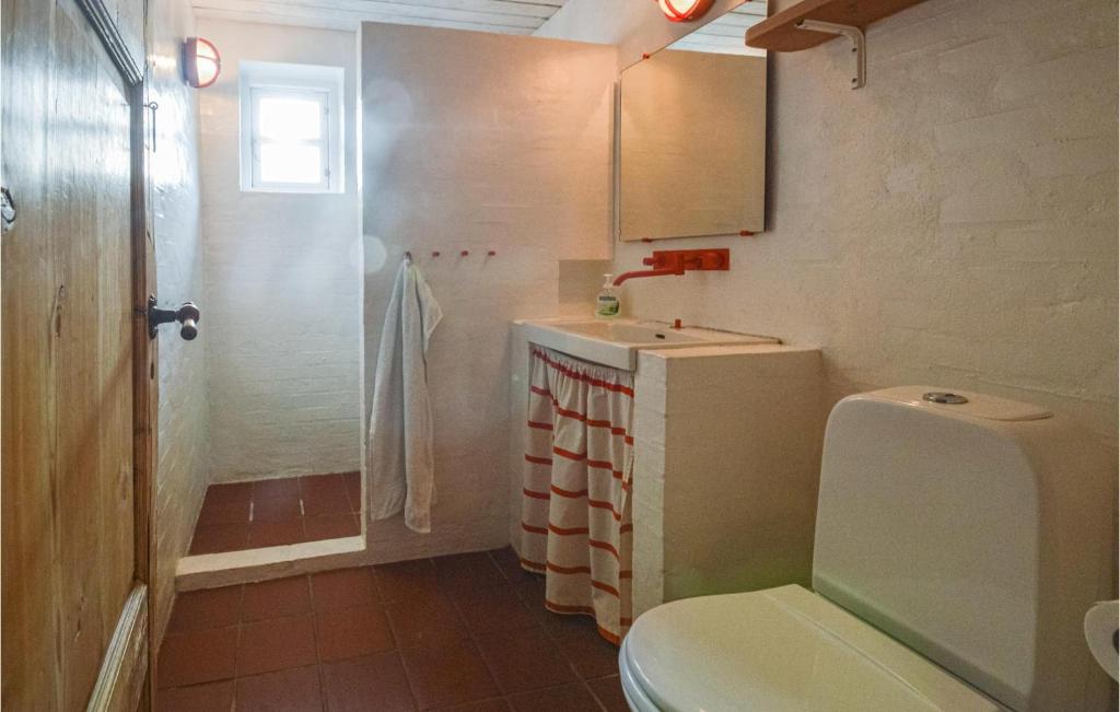Amazing Home In Kettinge With 4 Bedrooms And Wifi photo 3