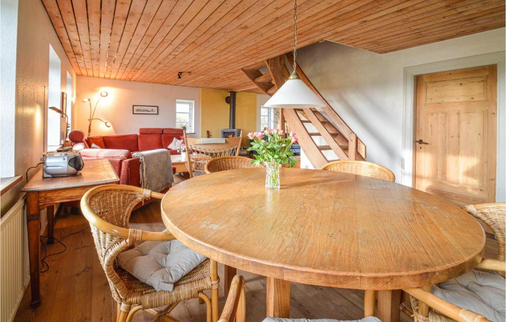 Amazing Home In Kettinge With 4 Bedrooms And Wifi photo 4