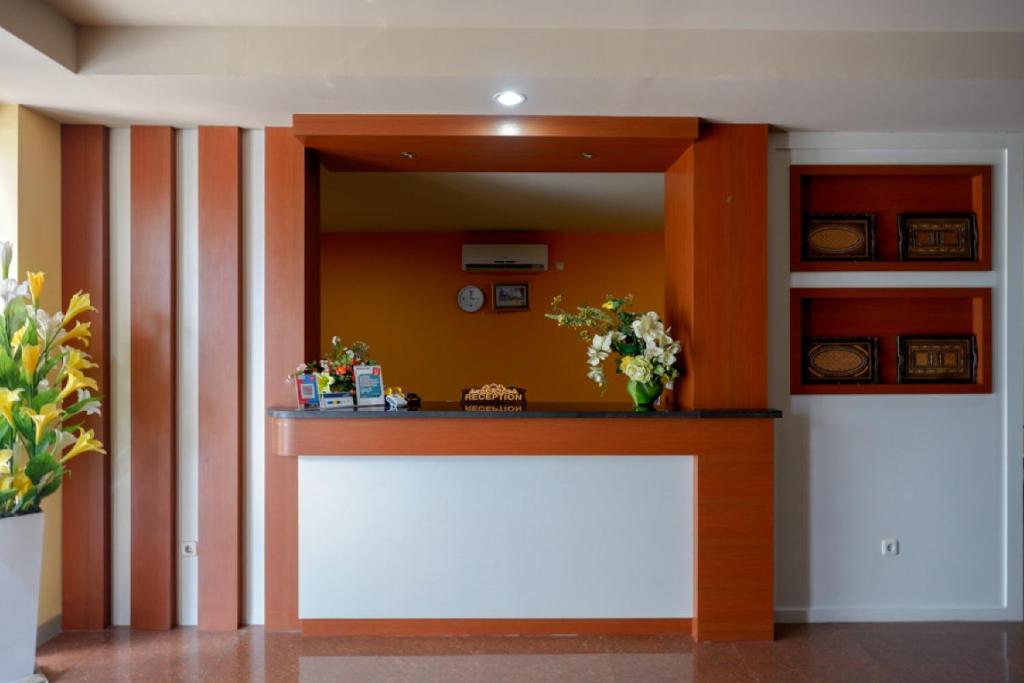 RedDoorz Plus @ Cameloan Hotel Palu photo 3