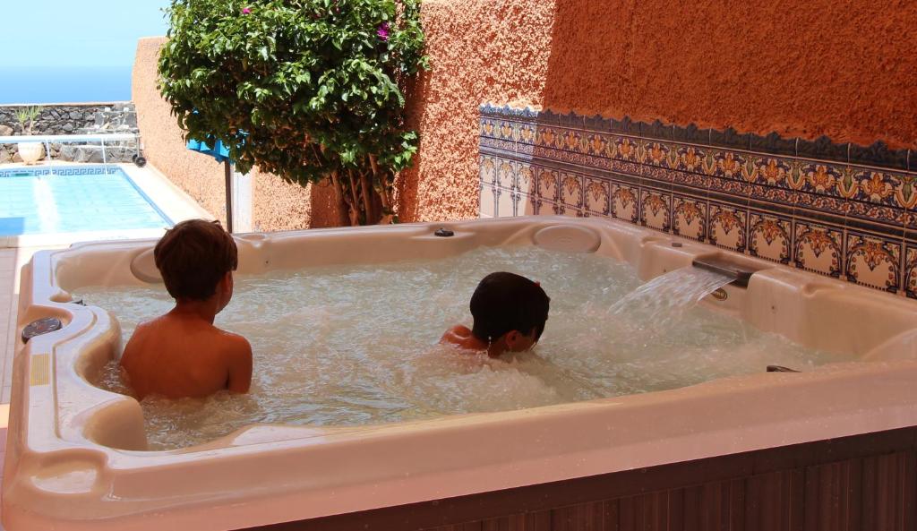 ViVaTenerife - Villa with pool, jacuzzi and sea view photo 2