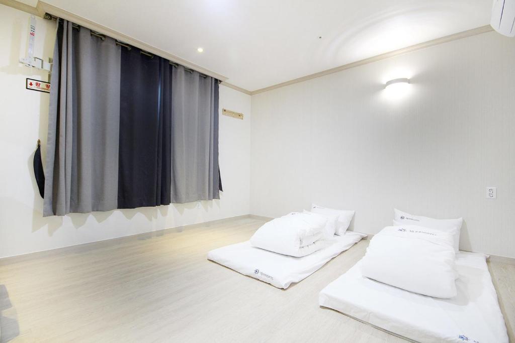 Mj Hotel photo 1