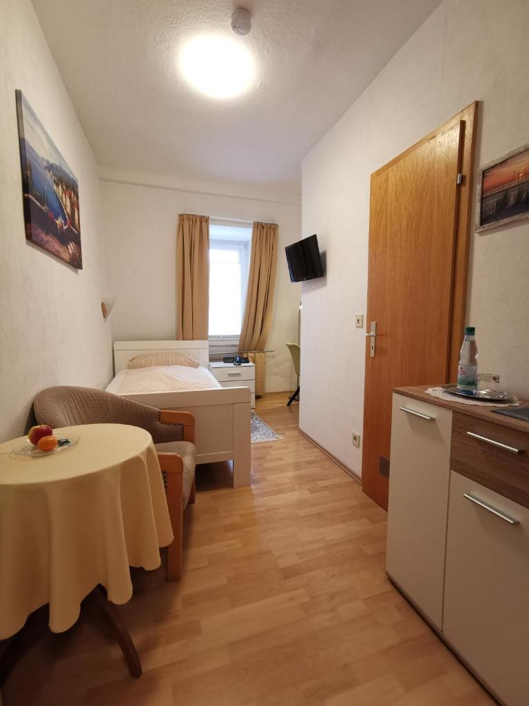 Одноместный (Бюджетный одноместный номер), Haus am Kurpark Hotel with balcony