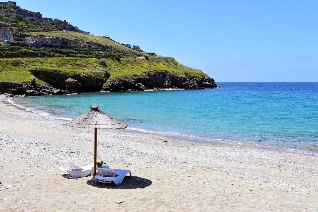The Stone Beach House in the area of Kampi, Koundouros photo 3