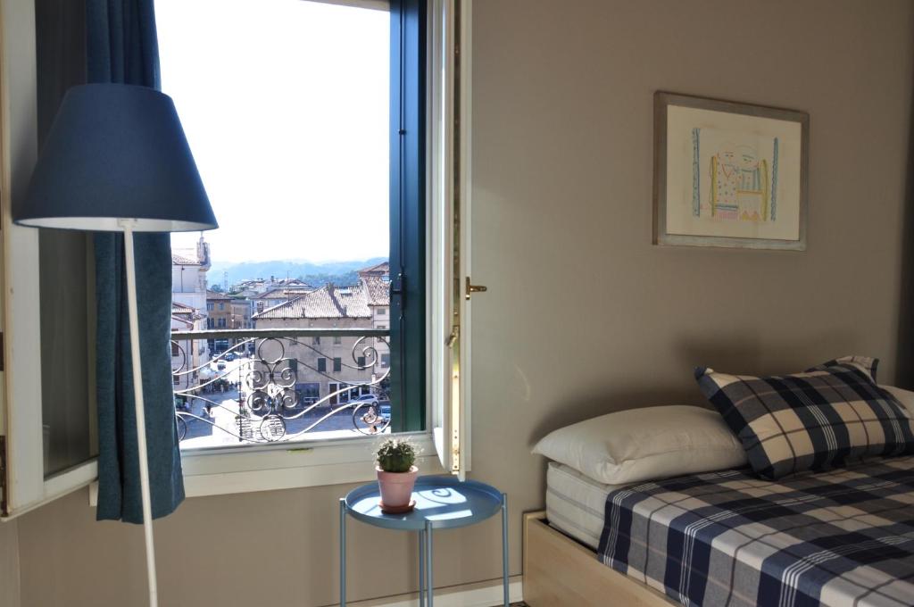 Piazza Alta Penthouse - Tap to explore photos