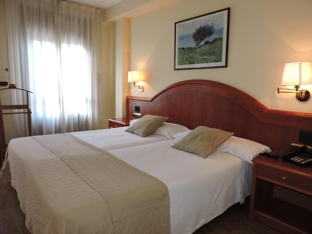 Hotel El Nogal photo 2