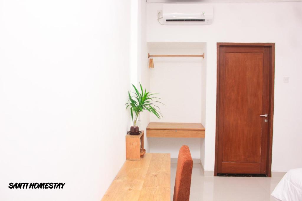 Двухместный (Номер Делюкс с кроватью размера «queen-size»), Santi HomeStay