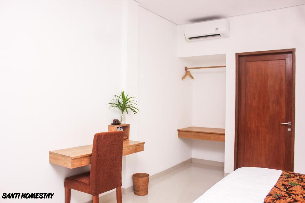 Двухместный (Номер Делюкс с кроватью размера «queen-size»), Santi HomeStay