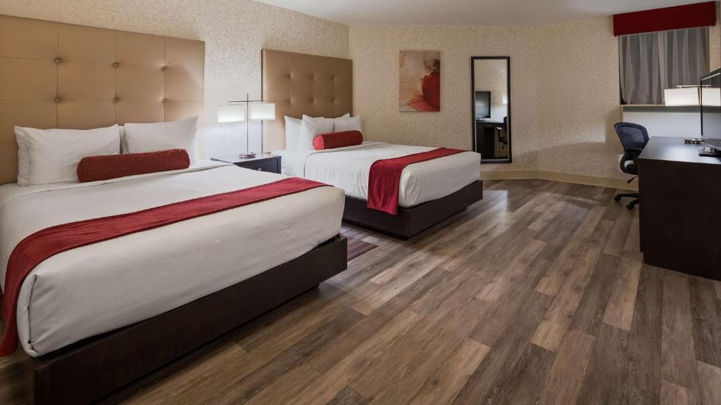 Best Western Plus Montreal Downtown- Hotel Europa Room Type - Standard Room with 2 Double Beds