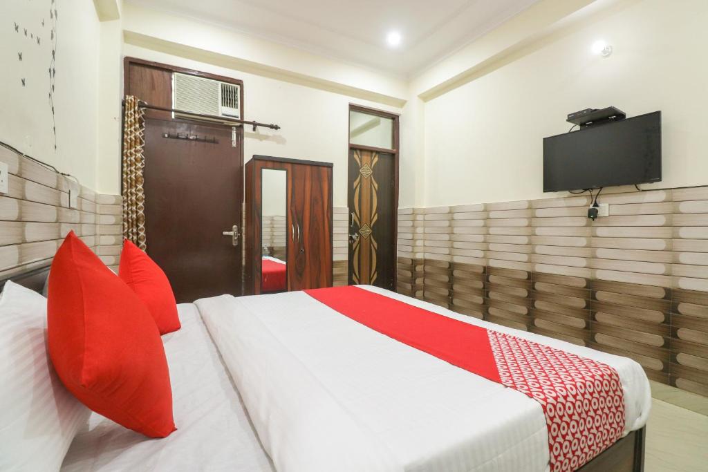 Трехместный (Классический трехместный номер), OYO 64662 Hotel Baba Residency