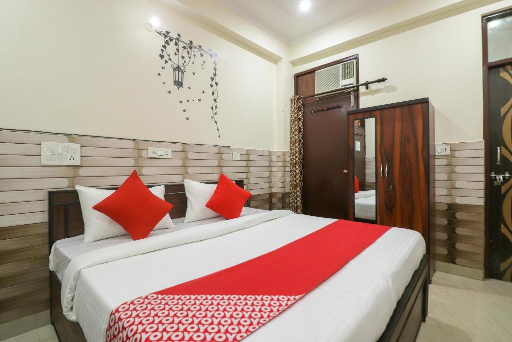 Трехместный (Классический трехместный номер), OYO 64662 Hotel Baba Residency