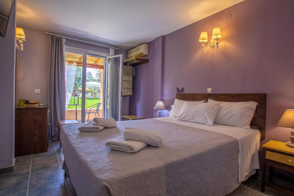 Tellis Holiday Rooms photo 2