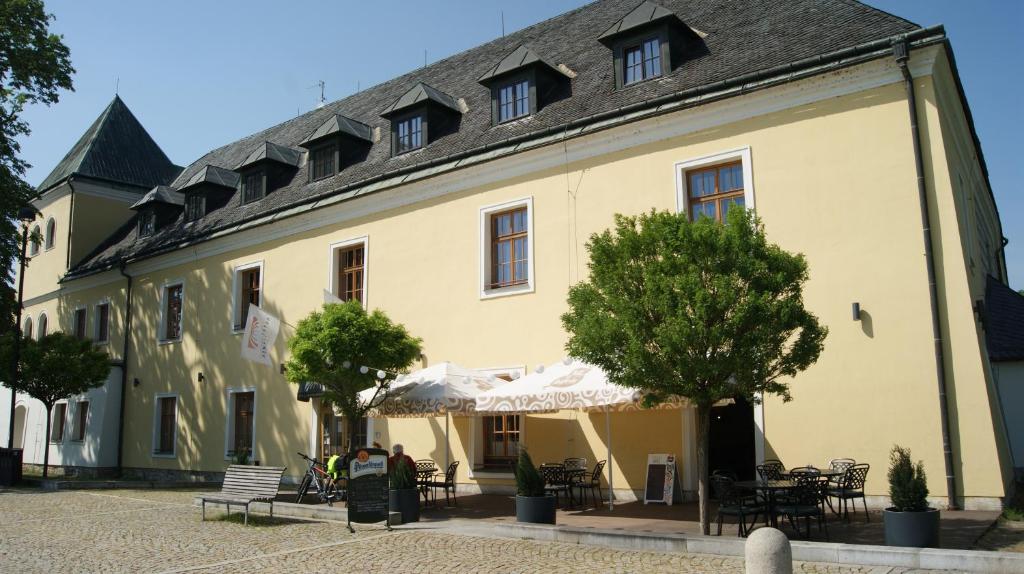 Hotel Zámek Velká Bystřice photo 1