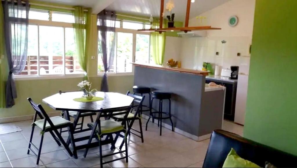 Maison de 2 chambres avec jardin clos et wifi a Riviere Salee a 8 km de la plage photo 1