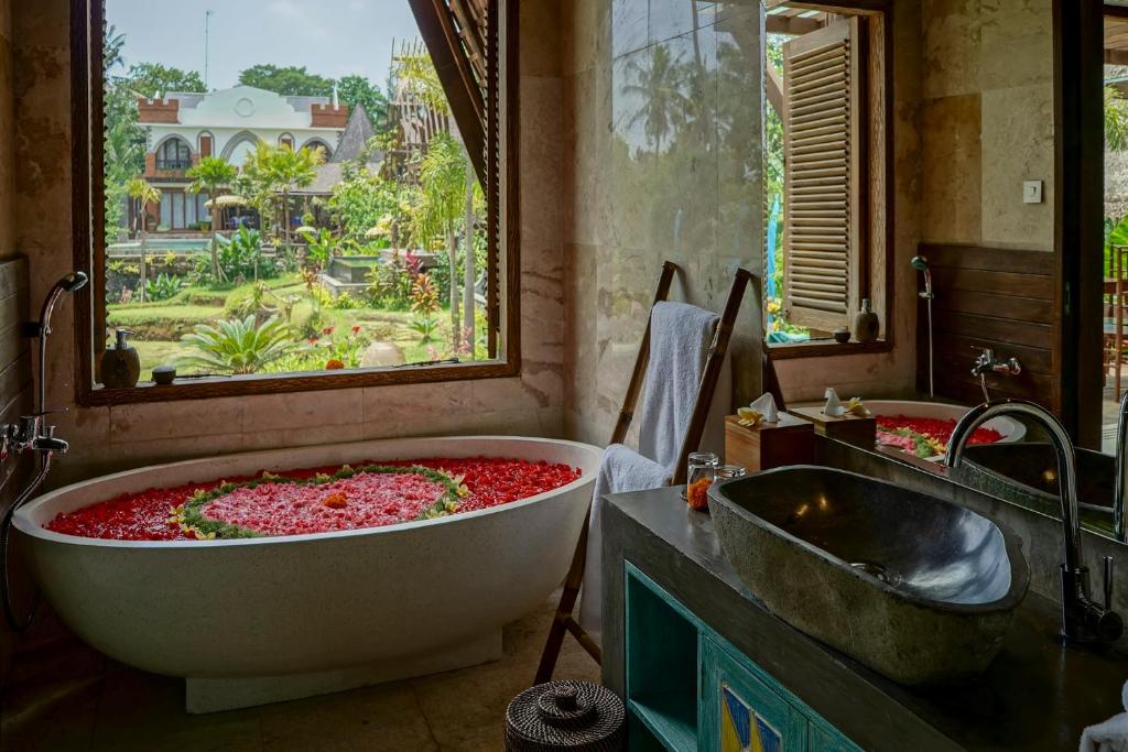 Вилла (Ethnic Two-Bedroom Villa with Plunge Pool), Menzel Ubud