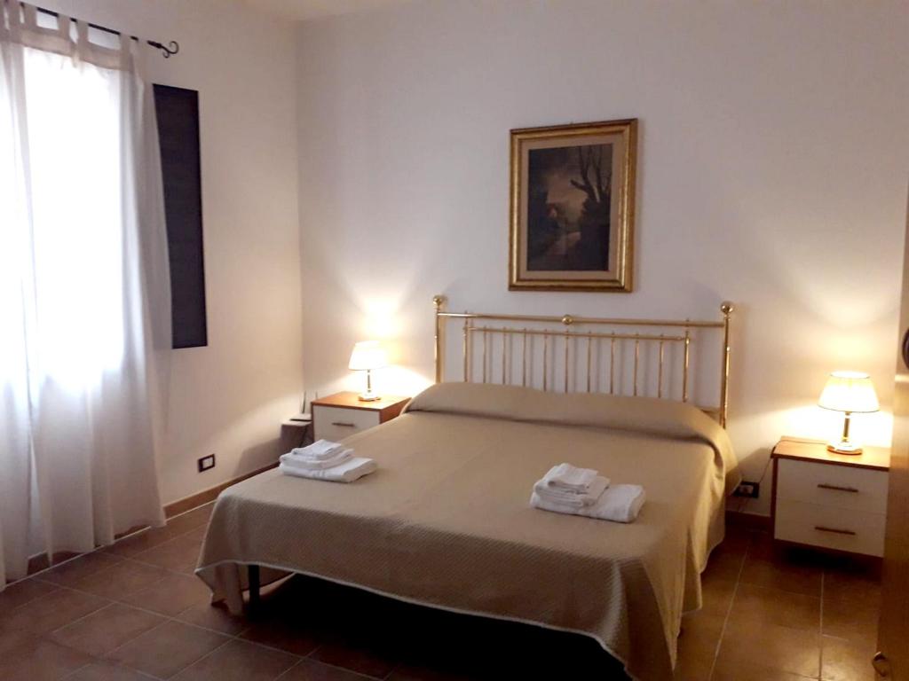 2 bedrooms house with city view enclosed garden and wifi at Ballata