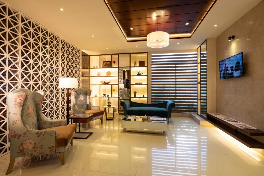 After Hours Residence photo 2