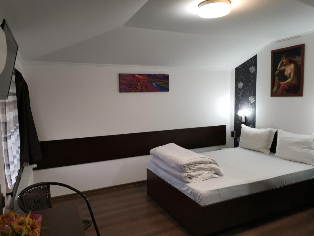 Двухместный (Номер с кроватью размера «king-size»), Joe Hostel