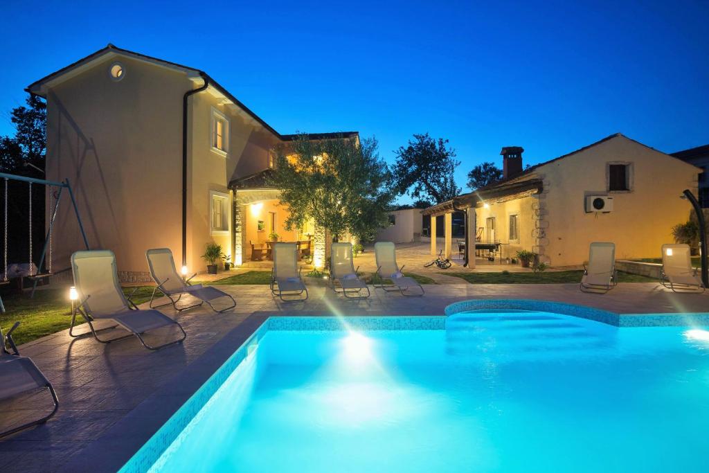 Beautiful villa Natura with pool in Labin photo 2