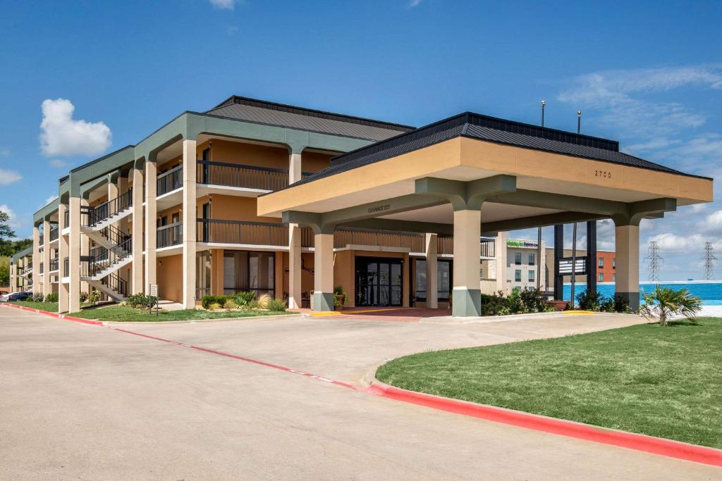 Quality Inn West Fort Worth image