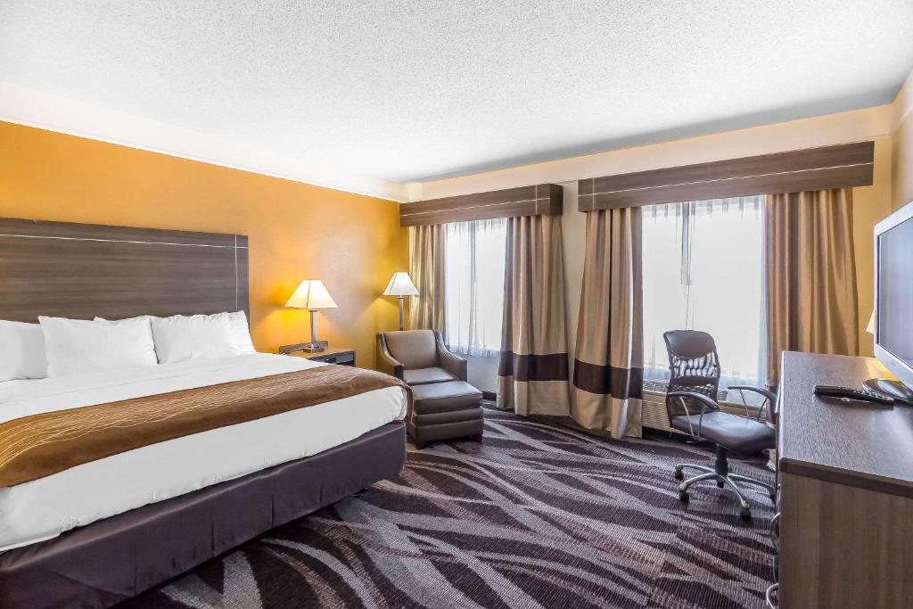Comfort Inn near Frost Bank Center image
