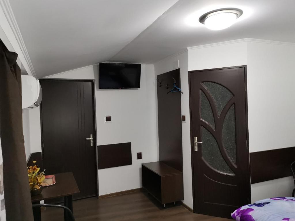 Трехместный (Трехместный номер с собственной ванной комнатой), Joe Hostel