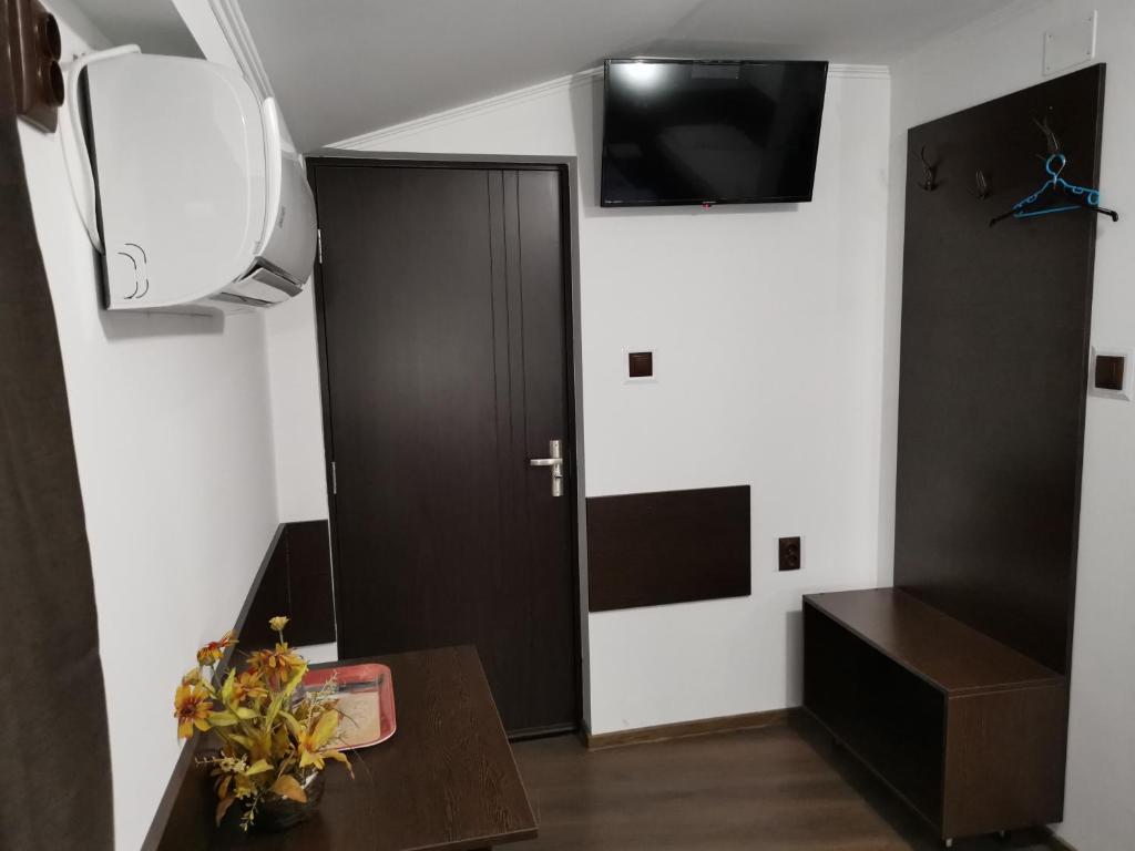 Трехместный (Трехместный номер с собственной ванной комнатой), Joe Hostel