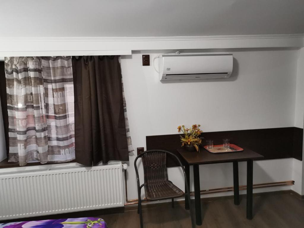 Трехместный (Трехместный номер с собственной ванной комнатой), Joe Hostel