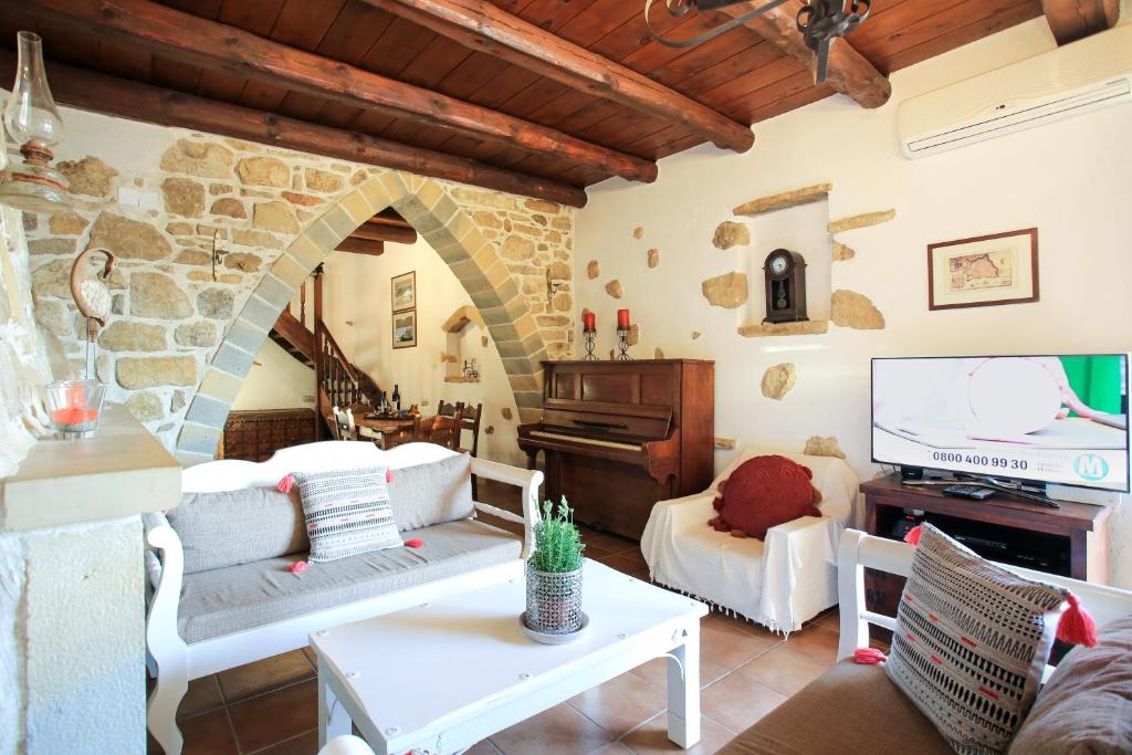 Villa Kamilari photo 1