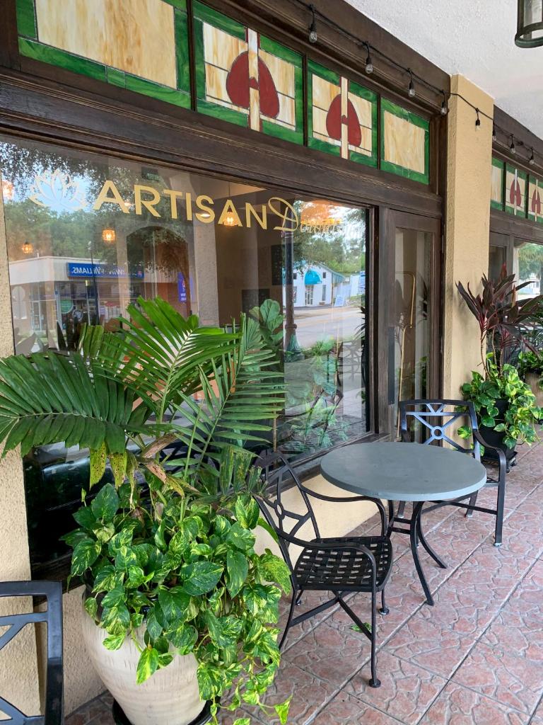Artisan Downtown photo 1