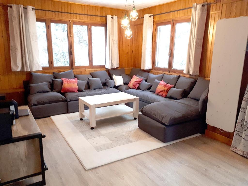 Chalet de 4 chambres a Saint Chaffrey a 400 m des pistes avec terrasse amenagee et wifi photo 1