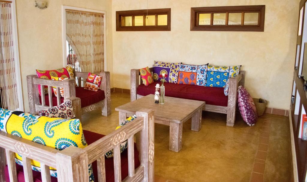 Footprints House photo 3