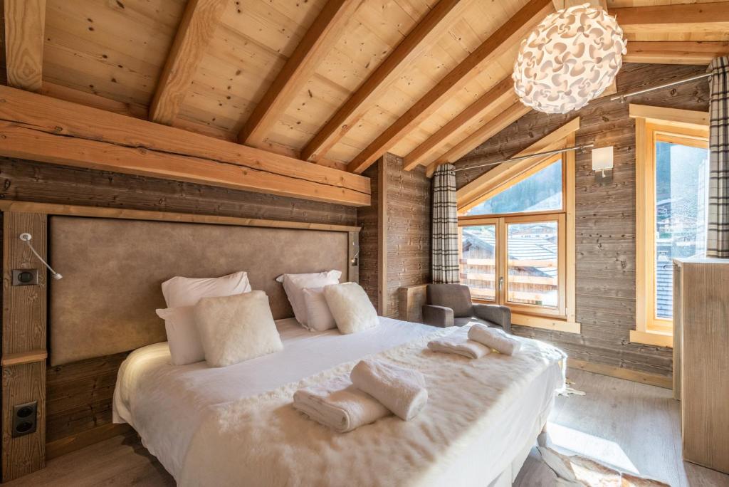 Chalet Hirondelle Morzine - by EMERALD STAY photo 1