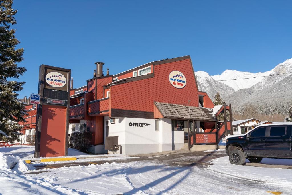 Rocky Mountain Ski Lodge photo 2
