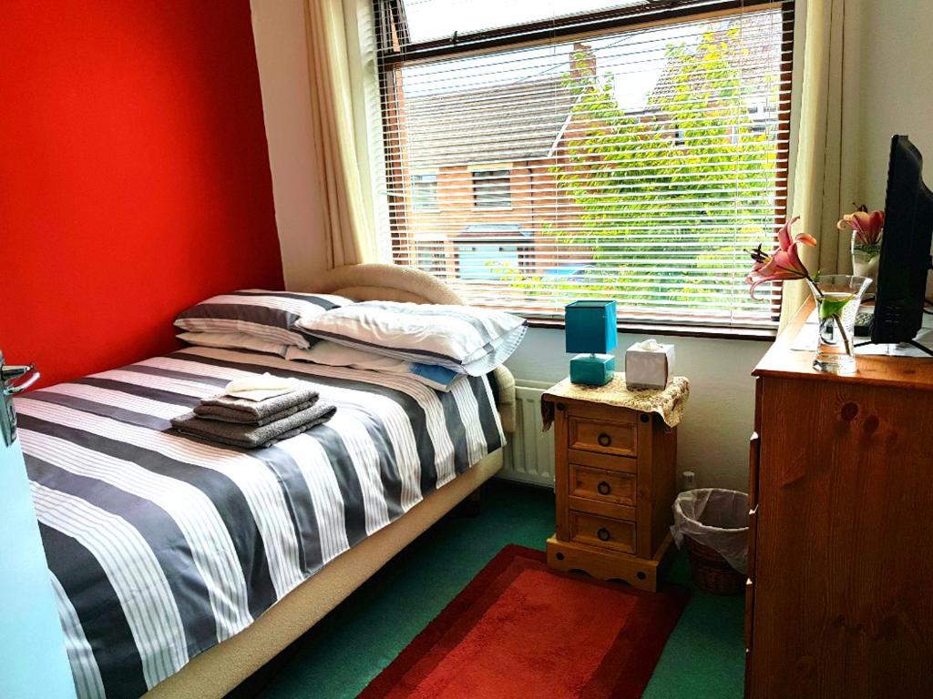 CEAD MILE FAILTE WEST BELFAST Room Type - Small Double Room