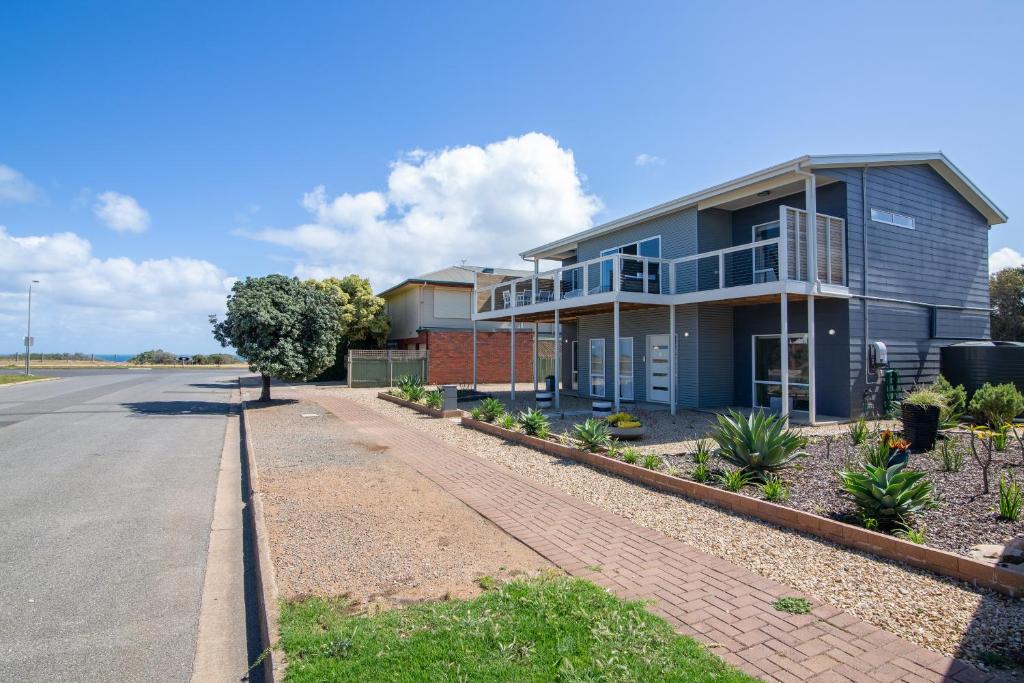 Xanadu - Aldinga Beach - C21 SouthCoast Holidays photo 1