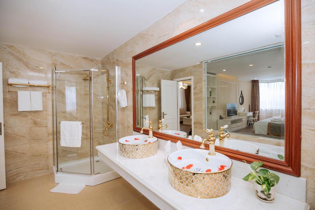 Сьюит (Представительский люкс), Thông Đỏ Hotel