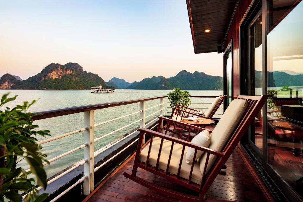 Orchid Premium Cruises Ha Long Bay