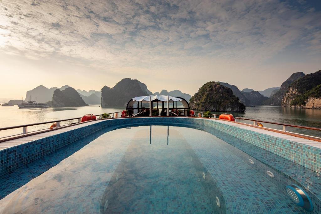 Orchid Premium Cruises Ha Long Bay