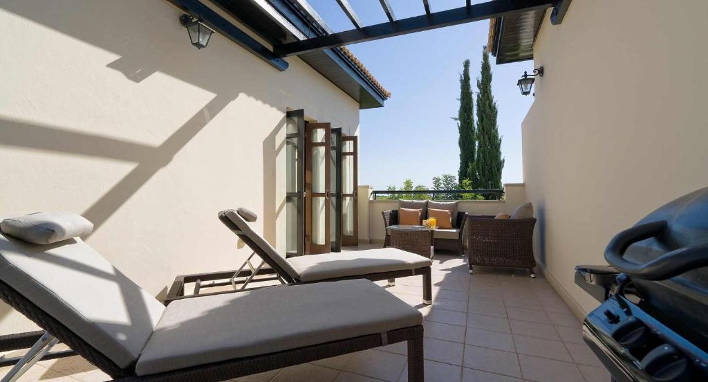 1 bedroom Apartment Nesoi with sea and golf views, Aphrodite Hills Resort photo 4