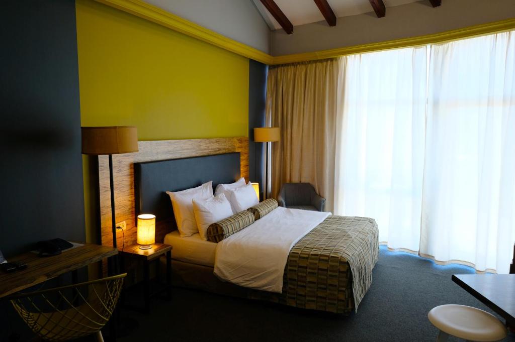 Royal Court Hotel photo 2