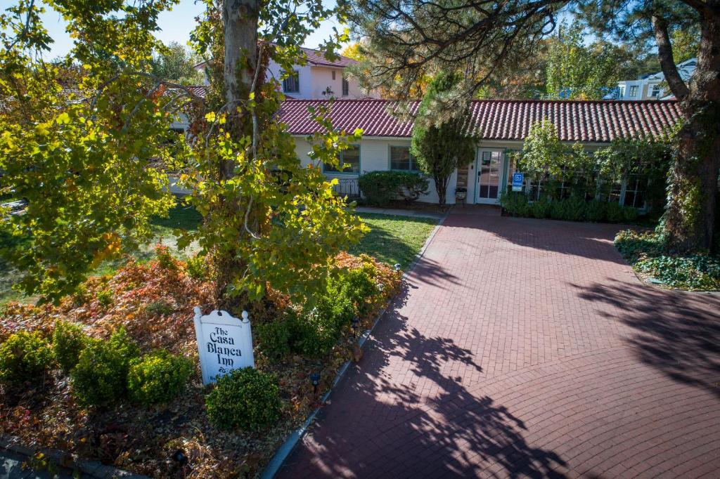 Casa Blanca Inn image