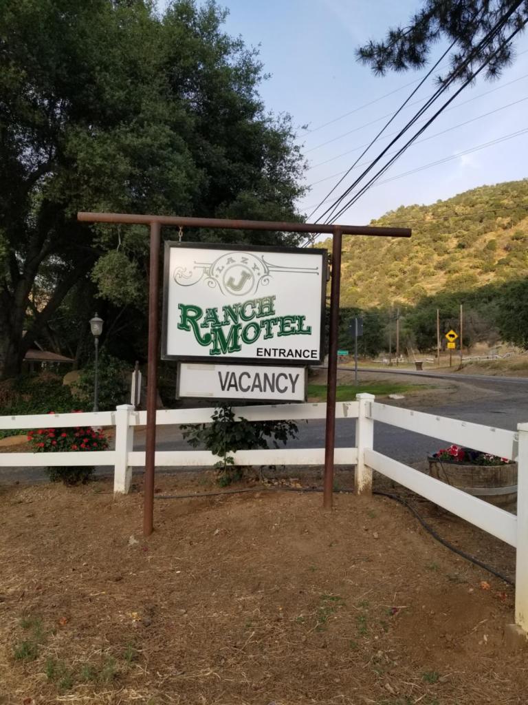 Lazy J Ranch Motel photo 2