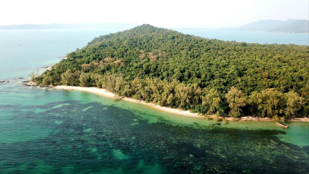 Crusoe Koh Takiev Island photo 1