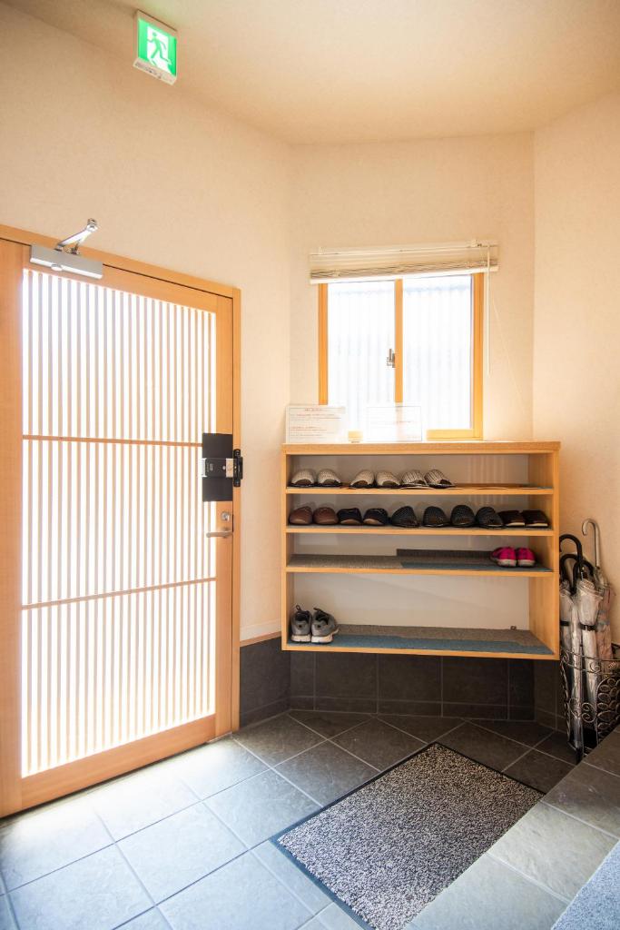 Osaka Guesthouse SAYURI TENGACHAYA Ekimae photo 3